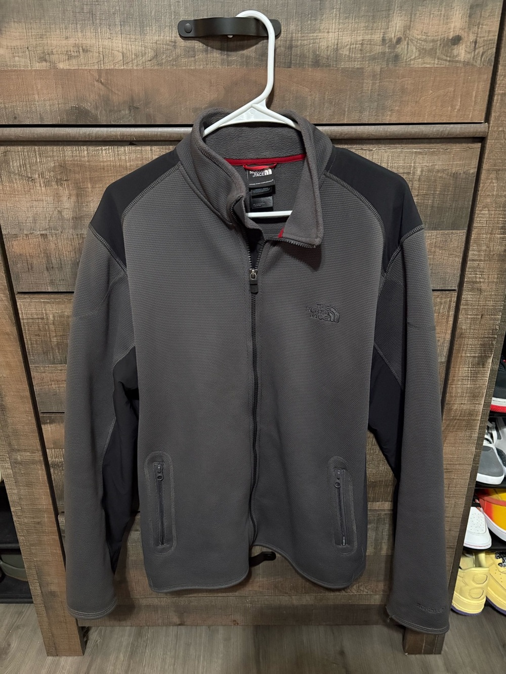 The North Face Men's Gray and Black TKA Stealth Full-Zip Jacket